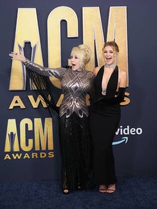 Dolly Parton and Kelsea Ballerini arrive for the 2022 Academy of Country Music Awards at Allegiant Stadium in Las Vegas, Nevada on Monday, March 7, 2022.  LAV20220307060 JAMESxATOA
