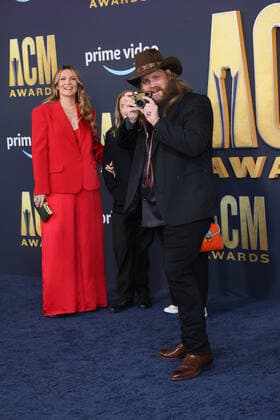 Chris Stapleton and family arrives for the 2022 Academy of Country Music Awards at Allegiant Stadium in Las Vegas, Nevada on Monday, March 7, 2022.  LAV20220307079 JAMESxATOA