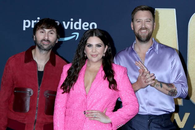 March 7, 2022, Las Vegas, NV, USA: LAS VEGAS - MAR 7: Dave Haywood, Hillary Scott, Charles Kelley, Lady A at the 2022 Academy of Country Music Awards Arrivals at Allegient Stadium on March 7, 2022 in Las Vegas, NV Las Vegas USA - ZUMAnc22 20220307_zaa_nc22_157 Copyright: xKathyxHutchinsx