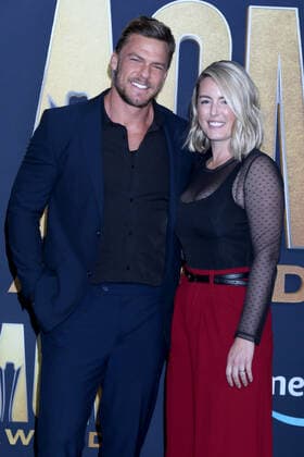 March 7, 2022, Las Vegas, NV, USA: LAS VEGAS - MAR 7: Alan Ritchson, Catherine Ritchson at the 2022 Academy of Country Music Awards Arrivals at Allegient Stadium on March 7, 2022 in Las Vegas, NV Las Vegas USA - ZUMAnc22 20220307_zaa_nc22_133 Copyright: xKathyxHutchinsx
