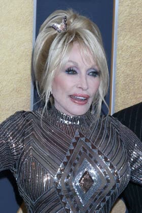 March 7, 2022, Las Vegas, NV, USA: LAS VEGAS - MAR 7: Dolly Parton at the 2022 Academy of Country Music Awards Arrivals at Allegient Stadium on March 7, 2022 in Las Vegas, NV Las Vegas USA - ZUMAb170 20220307_zap_b170_134 Copyright: xKayxBlakex