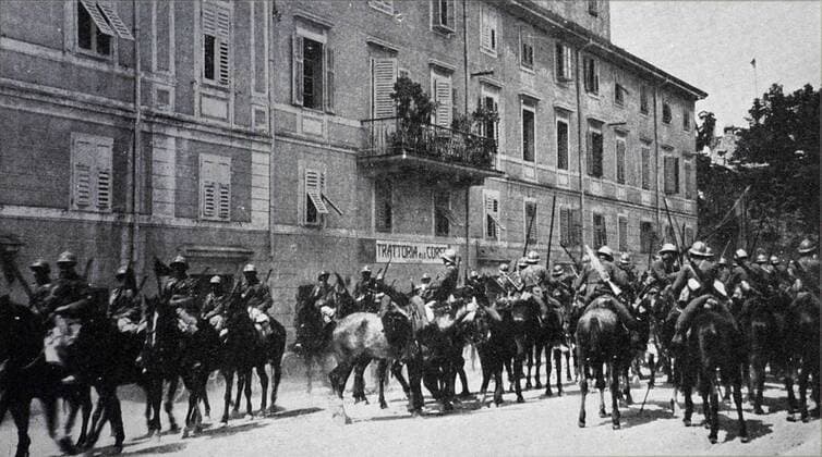 Italian troops under the Count of Turin enter Gorizia. The Italian Army occupied Gorizia during the Sixth Battle of the Isonzo in August 1916, with the front line moving to the eastern outskirts of the town. WorldxHistoryxArchive 917_05_WHA_179_0334