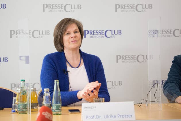Presse-Gespräch am 8. März 2022 im Münchner PresseClub zum Thema Corona Covid19 Prof. Dr. Ulrike Protzer Gespräch am 8. März 2022 im Münchner PresseClub zum Thema Corona Covid19 mit Virologin Prof. Dr. Ulrike Protzer und Dr. Christina Berndt, Wissenschaftsjournalistin des Jahres. - Prof. Dr. Ulrike Protzer Munich Press Club Discussion (Munich, Germany), March 8, 2022, on the subject of Corona Covid19 with virologist Prof. Dr. Ulrike Protzer and Dr. Christina Berndt, science journalist of the year. Munich Bavaria Germany Copyright: xMichaelxLucanxxxaal.photox