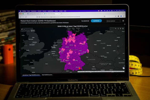 Coronavirus in Germany Covid 19 Dashboard of the Robert Koch Institute 09 03 2022 Robert Koch Institute 7 days Incidence 1319.0 7 days Number of cases 1 096 839 COVID 19 Cases 16 242 070 Addition by 215 854 compared to previous day COVID 19 Deaths 124 764 Addition by 314 compared to previous day