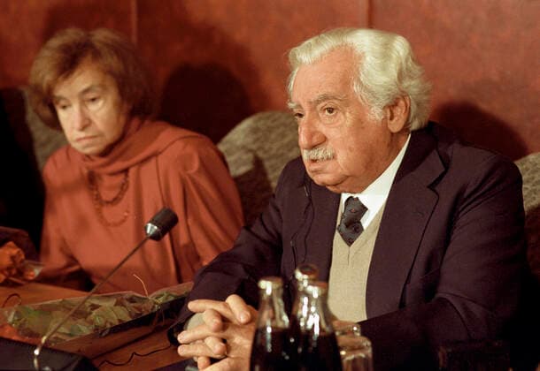 Brazilian writer Jorge Amado in USSR 8132542 06.10.1989 Awarding the APN Pablo Neruda Prize to famous Brazilian writer and public figure Jorge Amado. Vladimir Rodionov Moscow Russia  Copyright: xVladimirxRodionovx