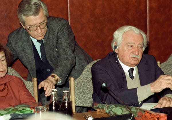 Brazilian writer Jorge Amado in USSR 8132539 06.10.1989 Awarding the APN Pablo Neruda Prize to famous Brazilian writer and public figure Jorge Amado. Left: Albert Yegorov, deputy chair of the Novosti Press Agency (today Rossiya Segodnya International News Agency). Vladimir Rodionov Russia  Copyright: xVladimirxRodionovx