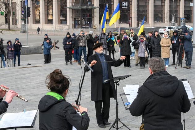 Concert Free Sky In Support Of Requirements Close The Sky Over Ukraine Musicians of the Kyiv Classic Symphony Orchestra under the direction of conductor Herman Makarenko perform during an open air concert Free Sky in support of requirements Close the sky over Ukraine at the Independence Square in central Kyiv, Ukraine March 9, 2022 Kyiv Ukraine  Copyright: xMaxymxMarusenkox originalFilename: musienko-notitle220309_nplZn.jpg