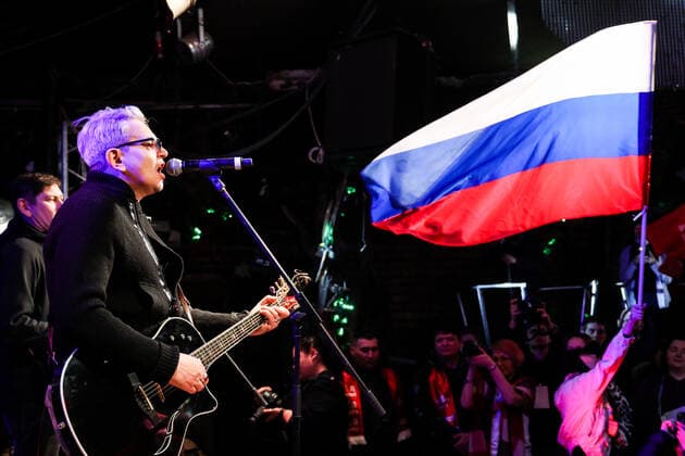 MOSCOW, RUSSIA â€“ MARCH 9, 2022: Lead vocalist Ivan Demyan of the 7B rock band performs during a concert in support of the Russian Army and a special operation in Ukraine, at the Sexton club. Early on 24 February, Russia s President Putin announced his decision to launch a special military operation after considering requests from the leaders of the Donetsk People s Republic and Lugansk People s Republic. Vyacheslav Prokofyev TASS  TS1271FD
