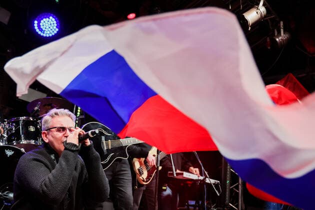 MOSCOW, RUSSIA â€“ MARCH 9, 2022: Lead vocalist Ivan Demyan of the 7B rock band performs during a concert in support of the Russian Army and a special operation in Ukraine, at the Sexton club. Early on 24 February, Russia s President Putin announced his decision to launch a special military operation after considering requests from the leaders of the Donetsk People s Republic and Lugansk People s Republic. Vyacheslav Prokofyev TASS  TS1271FF