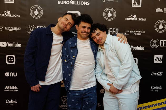 Average Rob (Robert Van Impe) (C) and unidentified guests pictured during the award ceremony for the Jamies, the Flemish online video awards, during the 14th edition of the Oostende Film Festival, in Oostende, Wednesday 09 March 2022.  KURTxDESPLENTER 19797586