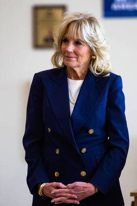 March 9, 2022, Reno, Nevada, United States: Dr. Jill Biden listening to college staff..Dr. Jill Biden visited Truckee Meadows Community College (TMCC) to highlight how the American Rescue Plan has helped community colleges like TMCC. Reno United States - ZUMAs197 20220309_zaa_s197_331 Copyright: xTyxO Neilx