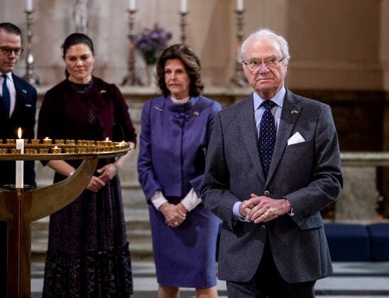 Entertainment Themen der Woche KW10 Entertainment Bilder des Tages Prince Daniel, Crown Princess Victoria of Sweden, Queen Silvia and King Carl Gustaf attend a Prayer for Peace in The Royal Chapel in Stockholm, Sweden, on March 10, 2022. Stockholm Sweden x10430x *** Prince Daniel, Crown Princess Victoria of Sweden, Queen Silvia and King Carl Gustaf attend a Prayer for Peace in The Royal Chapel in Stockholm, Sweden, on March 10, 2022 Stockholm Sweden x10430x,  Copyright: xChristinexOlssonx ROYAL FAMILY PRAYER FOR PEACE