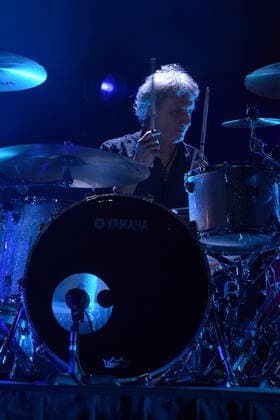 Soda Stereo Konzert in Mexiko-Stadt Soda Stereo ˜Gracias Totales Tour™ Concert MEXICO CITY, MEXICO - MARCH 9, 2022: Drummer Charly Alberti of Soda Stereo band performs on stage during ˜Gracias Totales Tour™ in memory of Vocalist Gustavo Cerati at Palacio de los Deportes. On March 9, 2022 in Mexico City, Mexico. (Photo by Jaime Nogales Eyepix Group) Copyright: xJaimexNogalesx xEyepixxGroupx EYEPIX_JN_09032022_58059