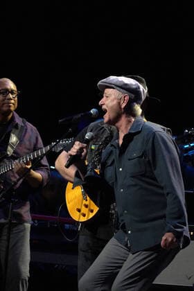 Entertainment Themen der Woche KW10 Entertainment Bilder des Tages March 10, 2022, New York, NY, USA: BILL MURRAY performs at the sixth annual Love Rocks NYC benefit concert for GodÃ¢â‚¬â ¢s Love We Deliver,.The Beacon Theater, NYC.March 10, 2022. New York USA - ZUMAms4_ 20220310_zaf_ms4_011 Copyright: xSoniaxMoskowitzxGordonx