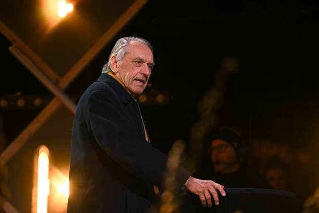 STOCKHOLM 20220310 Jan Eliasson, former Deputy Secretary General of the United Nations, gives a speech during the charity gala Sverige samlas och hjälper Sweden get together to help which was televised from Kungstradgarden park in Stockholm on Thursday night The music gala collected funds for people afflicted by the war in Ukraine STOCKHOLM SWEDEN SOI x10060x,  Copyright: xHenrikxMontgomery TTx SWEDEN CHARITY GALA