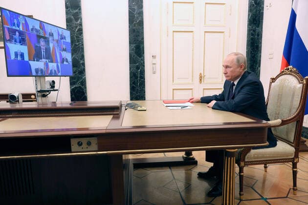 News Themen der Woche KW10 Russia Putin Security Council 8138093 11.03.2022 Russian President Vladimir Putin chairs a meeting with members of the Security Council via teleconference call at the Kremlin in Moscow, Russia. Mikhail Klimentyev Sputnik Moscow Russia  Copyright: xMikhailxKlimentyevx