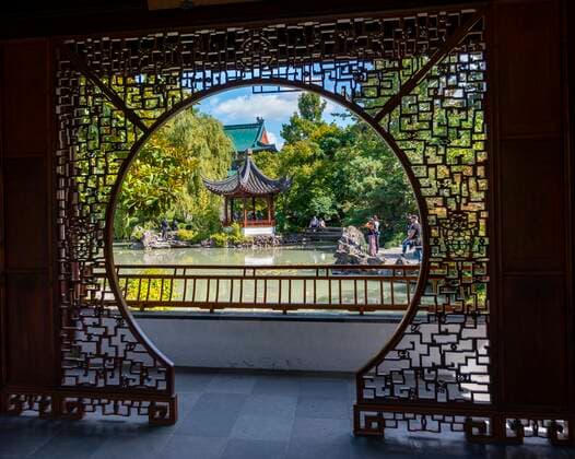 Portal, Dr Sun Yat Sen Classical Chinese Garden, traditional Chinese architecture, Vancouver, British Columbia, Canada, North America Copyright: imageBROKER/MaraxBrandl ibxmab08181359.jpg