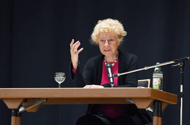 Bilder des Jahres 2022, Entertainment 03 März Entertainment Themen der Woche KW10 Entertainment Bilder des Tages Rottenburg (Kreis Tuebingen) 11.03.2022 Lesung von Prof. Dr. Gesine Schwan aus Ihrem Buch, Europa Versagt in der Rottenburger Zehntschauer *** Rottenburg district Tuebingen 11 03 2022 Reading by Prof Dr Gesine Schwan from your book, Europe Fails in the Rottenburg Zehntschauer ulmer