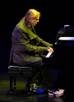 FORT LAUDERDALE FL - MARCH 11: Rick Wakeman performs during The Even Grumpier Old Rock Star Tour at The Broward Center for the Performing Arts on March 11, 2022 in Fort Lauderdale, Florida. Copyright: xmpi04x