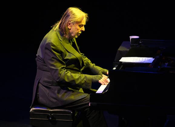 FORT LAUDERDALE FL - MARCH 11: Rick Wakeman performs during The Even Grumpier Old Rock Star Tour at The Broward Center for the Performing Arts on March 11, 2022 in Fort Lauderdale, Florida. Copyright: xmpi04x