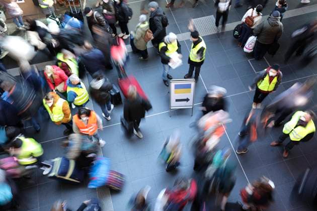 News Bilder des Tages Am Berliner Hauptbahnhof kommen Kriegsfluechtlinge aus er Ukraine an, DEU, Berlin, 12.03.2022 *** War refugees from Ukraine arrive at Berlin main station, DEU, Berlin, 12 03 2022