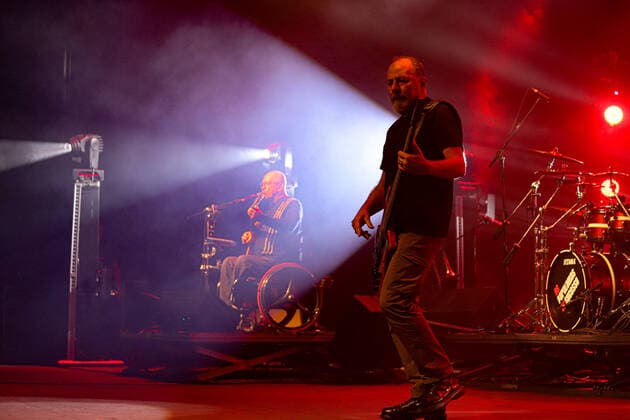 Show of the Brazilian band Paralamas do Sucesso at Tokio Marine Hall, in Sao Paulo March 12, 2022, Sao Paulo, Brazil: Show of the Brazilian band Paralamas do Sucesso, with the tour Paralamas Classicos , at concert hall Tokio Marine Hall, in Sao Paulo, on Saturday night (12). With a 37-year career, the trio is formed by Herbert Vianna (guitar and vocals), Bi Ribeiro (bass) and Joao Barone (drums). (Foto: Leco Viana TheNews2 imago images) Show of the Brazilian band Paralamas do Sucesso at Tokio Marine Hall, in Sao Paulo Copyright: xLecoxVianax