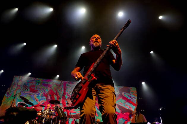 Show of the Brazilian band Paralamas do Sucesso at Tokio Marine Hall, in Sao Paulo March 12, 2022, Sao Paulo, Brazil: Show of the Brazilian band Paralamas do Sucesso, with the tour Paralamas Classicos , at concert hall Tokio Marine Hall, in Sao Paulo, on Saturday night (12). With a 37-year career, the trio is formed by Herbert Vianna (guitar and vocals), Bi Ribeiro (bass) and Joao Barone (drums). (Foto: Leco Viana TheNews2 imago images) Show of the Brazilian band Paralamas do Sucesso at Tokio Marine Hall, in Sao Paulo Copyright: xLecoxVianax