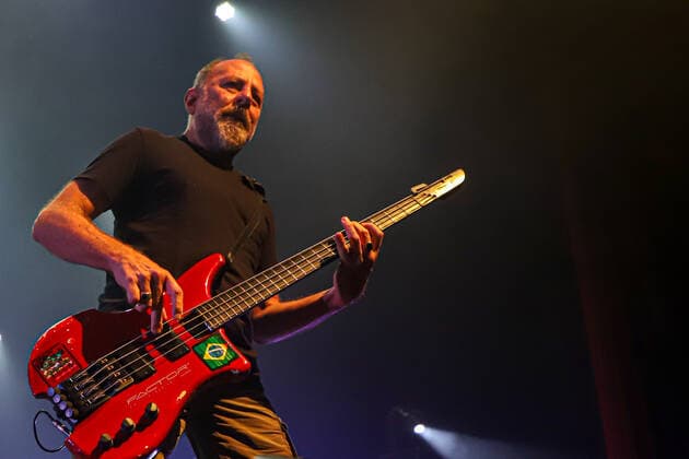 Show of the Brazilian band Paralamas do Sucesso at Tokio Marine Hall, in Sao Paulo March 12, 2022, Sao Paulo, Brazil: Show of the Brazilian band Paralamas do Sucesso, with the tour Paralamas Classicos , at concert hall Tokio Marine Hall, in Sao Paulo, on Saturday night (12). With a 37-year career, the trio is formed by Herbert Vianna (guitar and vocals), Bi Ribeiro (bass) and Joao Barone (drums). (Foto: Leco Viana TheNews2 imago images) Show of the Brazilian band Paralamas do Sucesso at Tokio Marine Hall, in Sao Paulo Copyright: xLecoxVianax