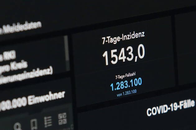 RKI dashboard, 7 day incidence is rising again and is now at 1543.0 7 day incidence, RKI dashboard on a monitor on 14 03 2022 in Siegen Germany.