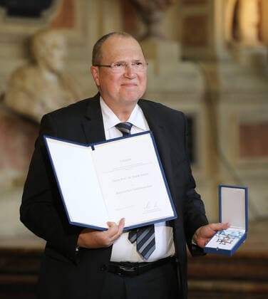 Award of the Bavarian Order of Merit by the Bavarian Prime Minister Dr Markus Söder Prof Dr Frank Arloth, Munich Bavaria Germany Antiquarium of the Residence