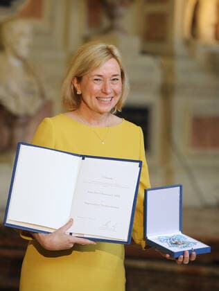 Award of the Bavarian Order of Merit by the Bavarian Prime Minister Dr Markus Söder Doris Rauscher, Munich Bavaria Germany Antiquarium of the Residenz