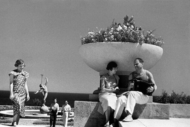 Crimea vacation 1475705 01.07.1953 At a Crimean resort. Early 1950s. Anatoliy Garanin Sputnik Crimea Russia  Copyright: xAnatoliyxGaraninx