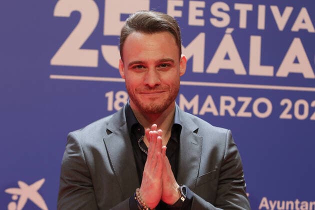 Bilder des Jahres 2022, Entertainment 03 März Entertainment Themen der Woche KW11 Entertainment Bilder des Tages March 18, 2022: March 18, 2022 (Malaga) The Malaga Film Festival has opened its doors this Friday with an inaugural red carpet that has brought together some of the best known artists in our country and also internationally. Turkish actor Kerem BoÂ¼rsin, protagonist of Love is in the air, has been one of the attendees and has taken an impressive mass bath, causing a real madness among fans located on the other side of the fence. Fans of the series, of all ages, asked him to kiss, take pictures or sign some of the memories they had taken. An occasion in which the performer, who gives life to Serkan in the fiction that aired his last episode in September, has seen his success in Spain. - ZUMAc161 20220318_zap_c161_004 Copyright: xLorenzoxCarnerox