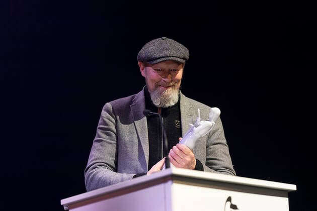 Lars Mikkelsen receives Bodil for best supporting actor for the Venus effect The Bodil Prizes 2022 will be awarded at the Folketeatret in Copenhagen, Saturday 19 March 2022, Copenhagen Denmark  Copyright: fotograf@clausbech.dk ClausxBechx COP10274 spdk20220319-213225-L