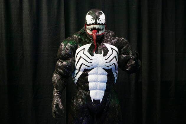 March 19, 2022, TORONTO, ON, CAN: Christian Perera cosplays as Venom from Spiderman at Toronto Comicon on Saturday, March 19, 2022. The event returns for the first time since 2019 due to COVID-19 restrictions. TORONTO CAN  - ZUMAc35_ 20220319_zaf_c35_092 Copyright: xChrisxYoungx