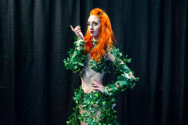 March 19, 2022, TORONTO, ON, CAN: Rachel, aka Ray Grey Cosplay, its costumed as Poison Ivy at Toronto Comicon on Saturday, March 19, 2022. The event returns for the first time since 2019 due to COVID-19 restrictions. TORONTO CAN  - ZUMAc35_ 20220319_zaf_c35_095 Copyright: xChrisxYoungx