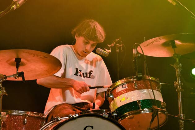 March 19, 2022, Southampton, Hampshire, United Kingdom: Matthew Boggis, drummer with Australian indie punk shed rock band The Chats, winners of the 2021 Australian Independent Record Awards (AIR), and nominees for the J awards, National Live Music awards (NLMA ) and ARIA Music Awards performing live on stage at the 1865. Southampton United Kingdom - ZUMAs197 20220319_zaa_s197_403 Copyright: xDawnxFletcher-Parkx