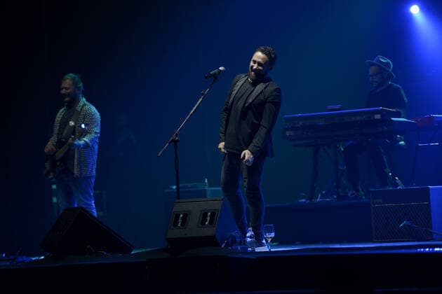Italy: Tiromancino Performs in Padua Federico Zampaglione s band Tiromancino returns to the most important Italian theaters to give the public a unique and exciting show built around the long list of successes that have marked the thirty-year career of the Roman singer-songwriter to which the latest unpublished songs published in the new album will be added. . Padua Italy Copyright: MarianoxMontella