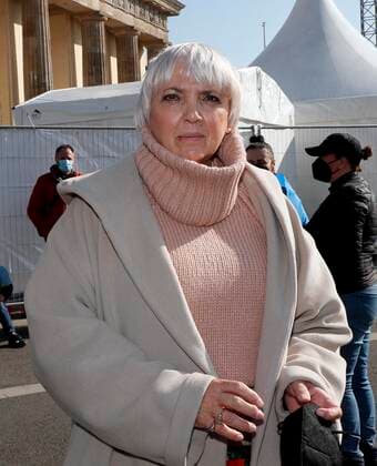 Minister of State for Culture Claudia Roth at Sound of Peace peace demonstration at Brandenburg Gate Berlin Editorial Laurent, Berlin 20 03 22