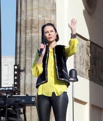 Natalia Kltischko at Sound of Peace peace demonstration at Brandenburg Gate Berlin Editorial Laurent, Berlin 20 03 22