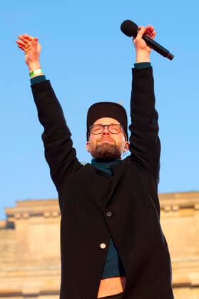 Mark Forster at the rally and peace concert Sound Of Peace against the war in Ukraine at the Brandenburg Gate Berlin, 20 03 2022 Foto:xC.xBehringx xFuturexImage