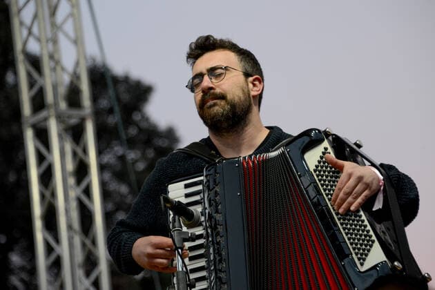 Edoardo Petretti, artist during Together for Peace , anti war demonstration in Piazza San Govanni, News in Rome, Italy, March 20 2022  Copyright: xGloriaxImbrognox xipa-agency.netx xx 0