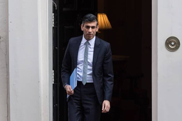 Rishi Sunak Delivers The Spring Statement LONDON, UNITED KINGDOM - MARCH 23, 2022: Chancellor of the Exchequer Rishi Sunak leaves 11 Downing Street to deliver the Spring Statement in the House of Commons on March 23, 2022 in London, England. London Greater London United Kingdom  Copyright: xWIktorxSzymanowiczx originalFilename: szymanowicz-rishisun220323_npZvj.jpg