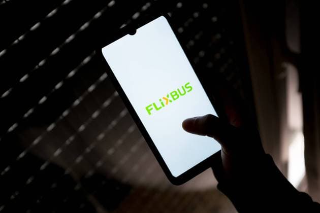 Logo Photo Illustration In this photo illustration a FlixBus logo seen displayed on a smartphone screen in Athens, Greece on March 23, 2022. Athens Greece  Copyright: xNikolasxKokovlisx originalFilename: kokovlis-notitle220323_np1a8.jpg