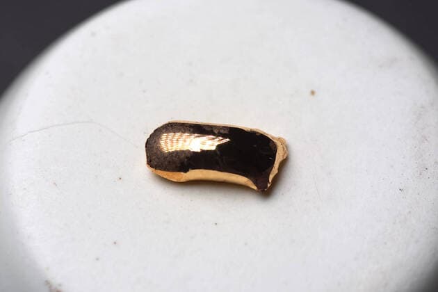 IMAGO Nature: Unsere Erde, Ressourcen, Gold A little piece of molten gold. A drop of melted gold., model released, , property released, , 32453882.jpg, gold, molten, hot, industry, melt, furnace, factory, precious, heat, metal, manufacturing, flame, fire, pouring gold, poured, object, bright, mine, burn, molten gold, fiery fire, fluid, burning gold, gold fluid, melting gold, sparks, burning, business, commerce, finance, foundry, jeweler, welding, labor, steel, liquid, money, light, background, iron, gas, bullion, casting, bronze, labour, work, red, ladle, acetylene, blow,