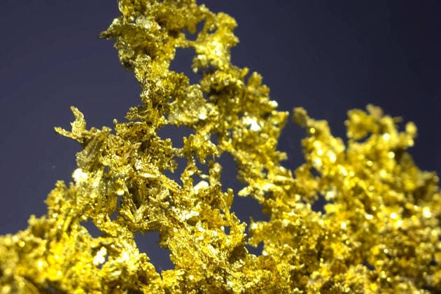 IMAGO Nature: Unsere Erde, Ressourcen, Gold Golden nuggets in the museum. Gold in nuggets., model released, , property released, , 32508886.jpg, melbourne, gold, australia, nugget, museum, vault, treasury, old, history, victoria, building, yellow, golden, gold nugget, editorial, downtown, tourism, travel, australian, historical, black, natural, nature, geology, jewel, historic, isolated, gemstone, decoration, fossil, stone, coarse, insect, organic, beauty, vibrant, plant, brown, wild, reflection, small, placer, outdoor, beach, piece, 3, nest, object, resin, bead,
