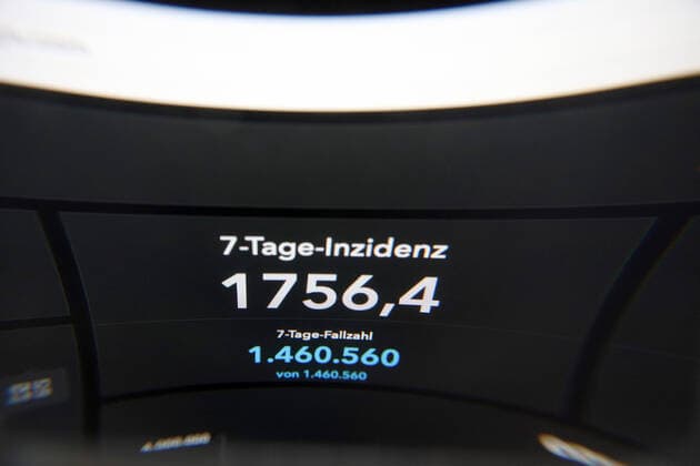 RKI dashboard, 7 day incidence is now 1756.4 7 day incidence, RKI dashboard on a monitor on 25 03 2022 in Siegen Germany.