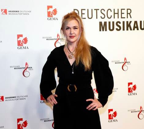 Dascha Dauenhauer at the award ceremony for the German Music Authors Prize 2022 at the Hotel RITZ CARLTON Berlin Redaktion Laurent, Berlin 24 03 22