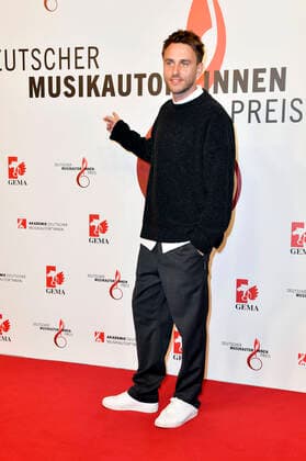 Clueso at the 13 German Music Authors Award of the GEMA 2022 at the Hotel The Ritz Carlton Berlin, 24 03 2022 Foto:xN.xKubelkax xFuturexImage