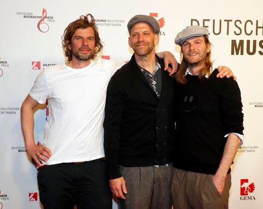 Sportfreunde Stiller Rüdiger Linhof, Florian Welter, Peter Brugge at the award ceremony for the German Music Authors Prize 2022 at the Hotel RITZ CARLTON Berlin Redaktion Laurent, Berlin 24 03 22